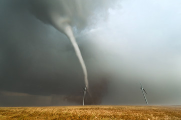 Violent tornado in Kansas