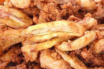 Sliced Banana fried with wheat powder and nut