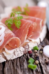 Rustikales Schinkenbrot