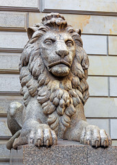 Löwenfigur vor Rathaus Hamburg