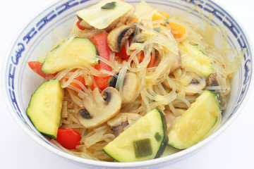 Glasnudeln mit Gemüse