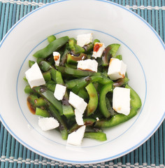 Paprikasalat mit Feta