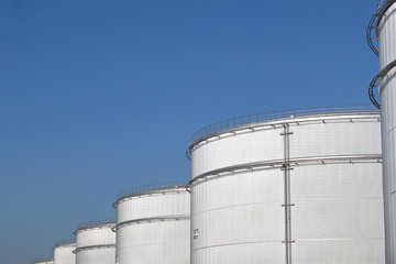 Storage tanks