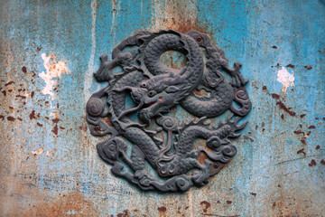 the door of the dragon/door of the dragon