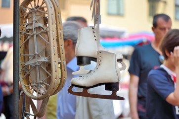 raquettes à neige,patins à glace,histoire
