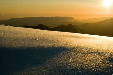 восход в горах