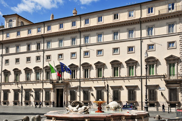 Obraz premium Roma, piazza Colonna e palazzo Chigi