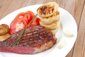 meat food : roast beef fillet mignon served on white