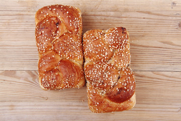 bun of light wheat bread