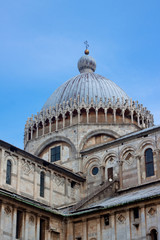 Fototapeta na wymiar Church in Pisa