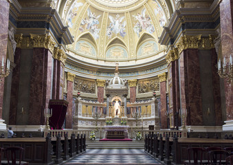 Fototapeta na wymiar St. Stephen's Basilica, central part with altar