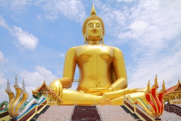 Obraz premium big golden Buddha statue