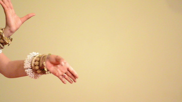 aspara hands