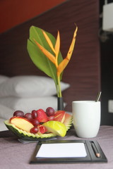Hotelroom + Fruits