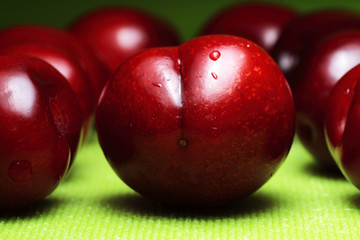  perfect sweet cherries