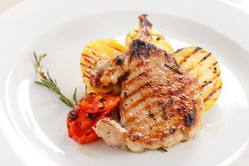 steak with potatoes