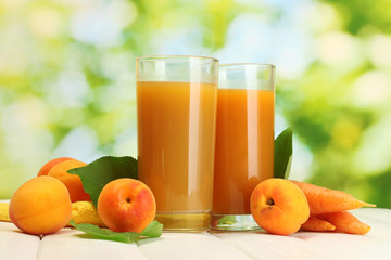 glasses of carrot and  apricot juice