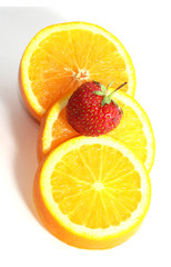 Fototapeta na wymiar Strawberry on the circle of lemon