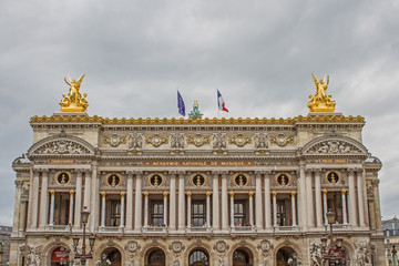 Fototapeta na wymiar Paris- Opera Garnier