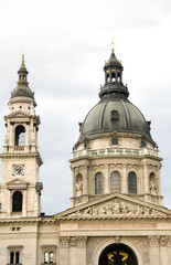 Fototapeta na wymiar kopułami wieże św Bazylika Katedralna Budapeszt Węgry