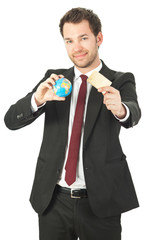 business mann mit kreditkarte