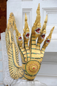 dettaglio di una decorazione presso il tempio Wat Nong