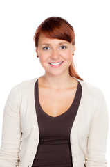 glückliche rothaarige junge frau