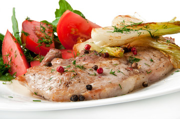 Grilled steak with fresh vegetables