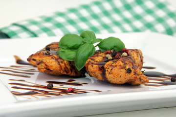 Putensteaks mit Balsamico Essig