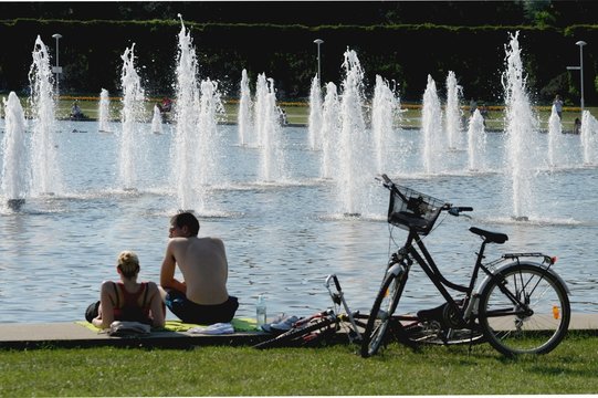 Nad wodą.