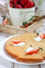 Vanilla angel food cake with strawberries