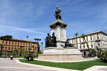Fototapeta na wymiar Rzym Pomnik przed Pałacem Sprawiedliwości