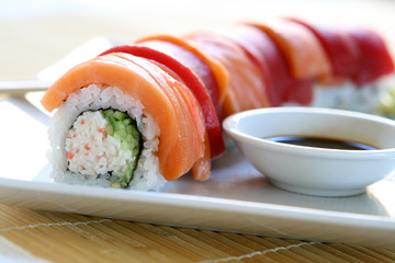 Sushi - Rainbow Roll