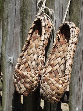 Bast shoes or lapti