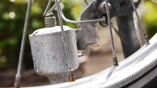 Bicycle wheel rotating with dynamo