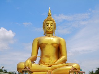 big golden Buddha statue