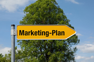 Fototapeta premium Pfeil mit Baum MARKETING PLAN