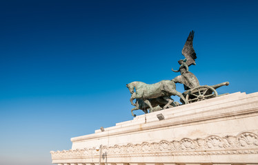 Naklejka premium Sculpture sur le Monument à Victor-Emmanuel II à Rome
