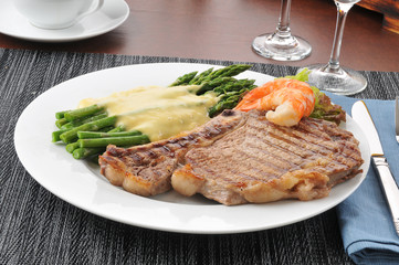 Steak and shrimp with asparagus