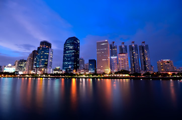 Fototapeta na wymiar Zobacz noc w Bangkoku
