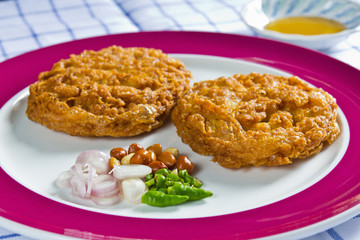 Thai style minced pork omelet