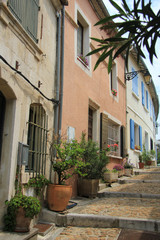 Fototapeta na wymiar Ulica w Arles, Francja