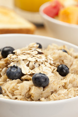 Organic Cooked oatmeal with blueberries