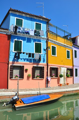 Fototapeta na wymiar Burano, kolorowe domy