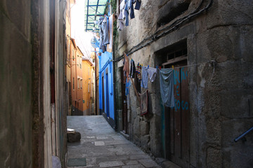 narrow street in Porto, Portugal