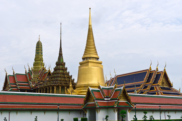 Fototapeta premium Wat Phra Kaew Grand Palace in Bangkok, Thailand