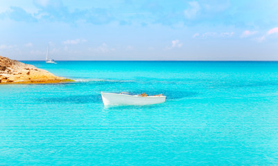 Es Calo de San Agusti with boat in Formentera