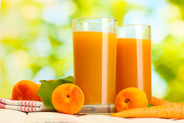 glasses of carrot and  apricot juice
