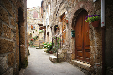 Fototapeta na wymiar typowy włoski wąska ulica