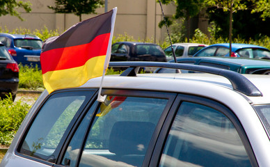 Deutschlandflagge am Auto © Jürgen Fälchle